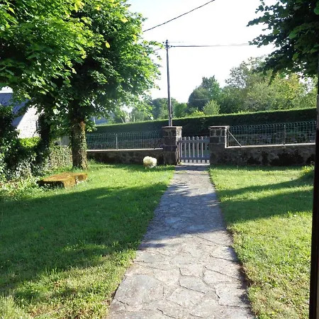 Sejour Paisible A Sainte-eulalie : Maison 4 Pers, Jardin, Terrasse, Proche Volcans D'auvergne - Fr-1-742-108 度假居