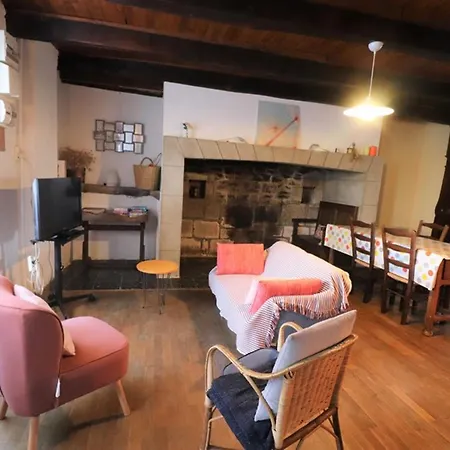 度假居 Sejour Paisible A Sainte-eulalie : Maison 4 Pers, Jardin, Terrasse, Proche Volcans D'auvergne - Fr-1-742-108 *