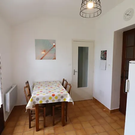 Sejour Paisible A Sainte-eulalie : Maison 4 Pers, Jardin, Terrasse, Proche Volcans D'auvergne - Fr-1-742-108 度假居 Sainte-Eulalie (Auvergne)